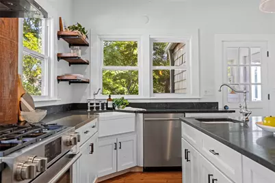 15 Bradford Avenue, Newport, RI 02840 - Photo 9