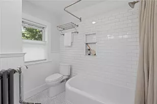 15 Bradford Ave, Newport, RI 02840 - Photo 37