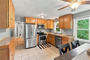 17 Pleasant View Cir, Smithfield, RI 02828 - Photo 7