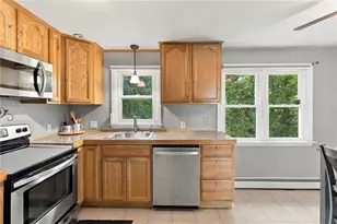 17 Pleasant View Cir, Smithfield, RI 02828 - Photo 9