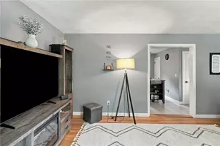 17 Pleasant View Cir, Smithfield, RI 02828 - Photo 3