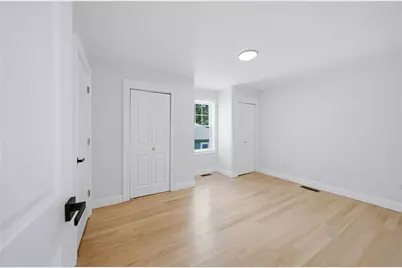 219 Indiana Avenue, Providence, RI 02905 - Photo 7
