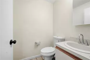 68 Virginia Ln, Providence, RI 02908 - Photo 33