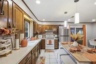 68 Virginia Ln, Providence, RI 02908 - Photo 9