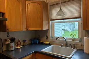 1 Willow Glen Cir, Warwick, RI 02889 - Photo 9