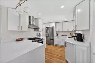 9 Milton Rd, Barrington, RI 02806 - Photo 5