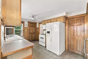 11 Tourtelott Ave, Warwick, RI 02886 - Photo 9