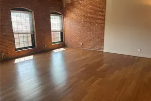 535 Roosevelt Ave, Pawtucket, RI 02860 - Photo 7