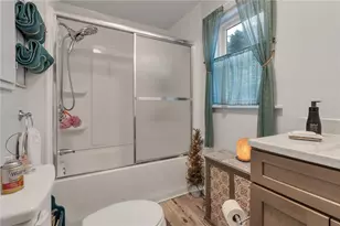95 Thomas Ave, Pawtucket, RI 02860 - Photo 15