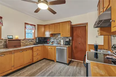 95 Thomas Avenue, Pawtucket, RI 02860 - Photo 17