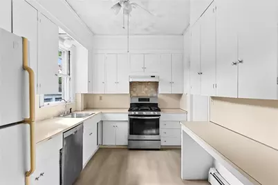 135 Lloyd Avenue, Providence, RI 02906 - Photo 19