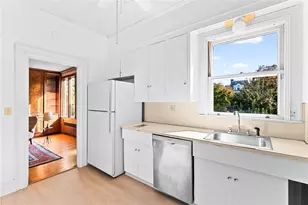 135 Lloyd Ave, Providence, RI 02906 - Photo 21