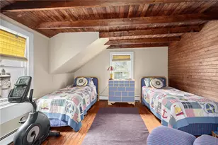 31 Calvert Pl, Jamestown, RI 02835 - Photo 17