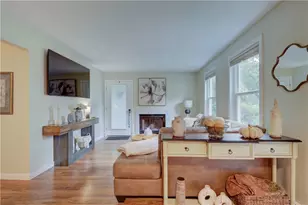 1 Willow Glen Ct, Warwick, RI 02889 - Photo 7