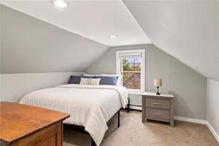 82 Burnside Ave, Newport, RI 02840 - Photo 21