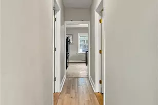 82 Burnside Ave, Newport, RI 02840 - Photo 5