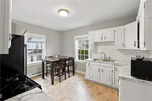 82 Burnside Ave, Newport, RI 02840 - Photo 7