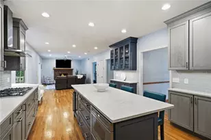 274 Larchwood Dr, Warwick, RI 02886 - Photo 3