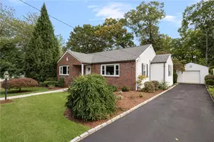 12 Bowen St, Johnston, RI 02919 - Photo 3