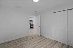000 Camden Ave, Providence, RI 02908 - Photo 15