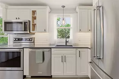 13 Tilley Avenue #B, Newport, RI 02840 - Photo 7