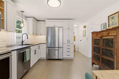 13 Tilley Avenue #B, Newport, RI 02840 - Photo 9