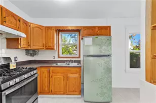 221 Massachusetts Ave, Providence, RI 02905 - Photo 13