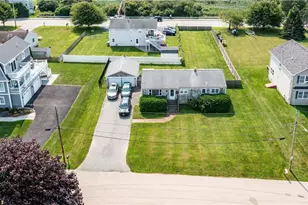 26 Cypress Ave, Narragansett, RI 02882 - Photo 3
