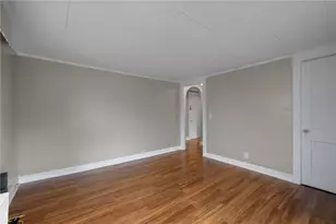 32 Houston Ave, Newport, RI 02840 - Photo 11
