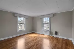 32 Houston Ave, Newport, RI 02840 - Photo 9
