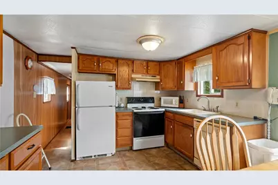 979 Toll Gate Road, Warwick, RI 02886 - Photo 9