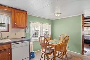 979 Toll Gate Rd, Warwick, RI 02886 - Photo 11