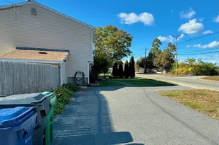 344 Strawberry Field Rd, Warwick, RI 02886 - Photo 3