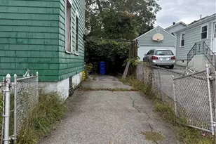 46 Monroe Ave, Bristol, RI 02809 - Photo 5