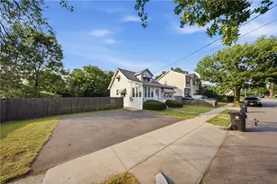 42 Riverview Ave, Pawtucket, RI 02860 - Photo 1