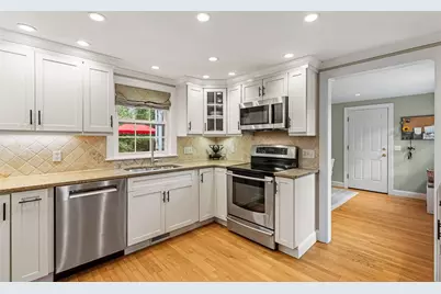 3 Jenks Garden Lane, Barrington, RI 02806 - Photo 3