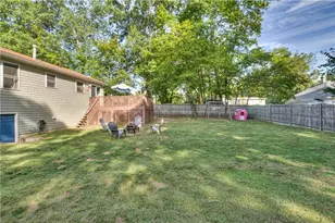 100 Holmes Rd, Warwick, RI 02888 - Photo 7