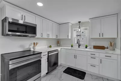 546 Robinson Street, Woonsocket, RI 02895 - Photo 11