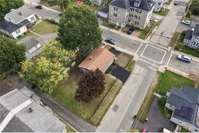 546 Robinson Street, Woonsocket, RI 02895 - Photo 37