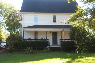 65 Laurel St, Hopkinton, RI 02804 - Photo 3