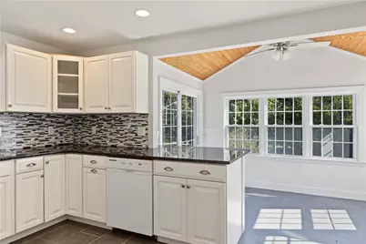 6 Carr Lane, Bristol, RI 02809 - Photo 9