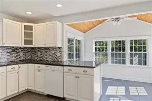6 Carr Ln, Bristol, RI 02809 - Photo 9