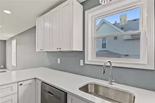 139 Benedict St, Providence, RI 02909 - Photo 13