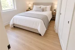 124 Wood St, Bristol, RI 02809 - Photo 5