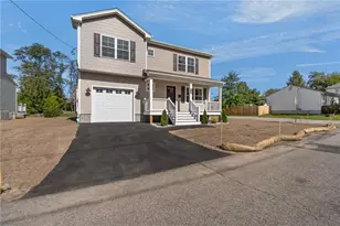69 Locust St, East Providence, RI 02915 - Photo 3