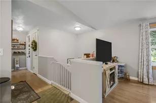 60 Page St, Warwick, RI 02889 - Photo 9