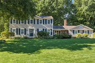 5 Sunnyside Dr, Cumberland, RI 02864 - Photo 1