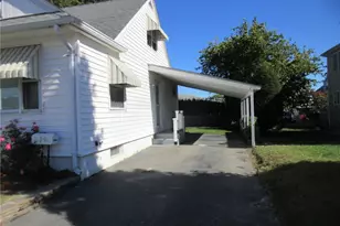 14 Flower St, Cranston, RI 02920 - Photo 3