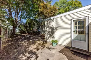 107 Crescent View Ave, East Providence, RI 02915 - Photo 27