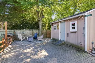 126 Vernon St, Warwick, RI 02889 - Photo 25